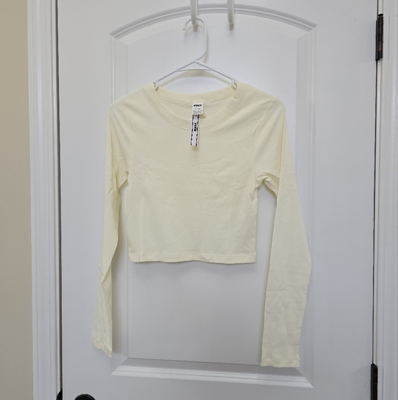 PINK Victoria's Secret long-sleeved crop top - Picture 2 of 6